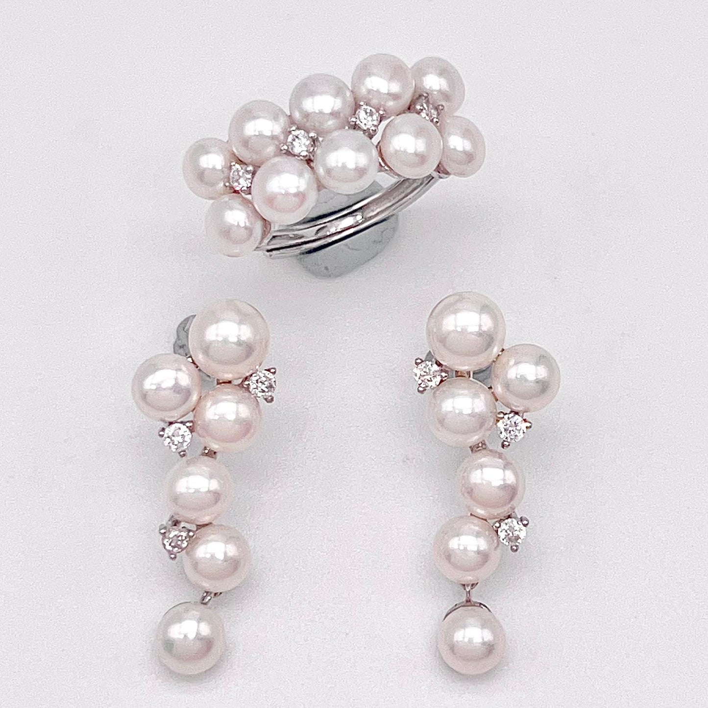 Antique Impression. Multi-pearl Ring & Earrings set in Silver 925. Star Cluster