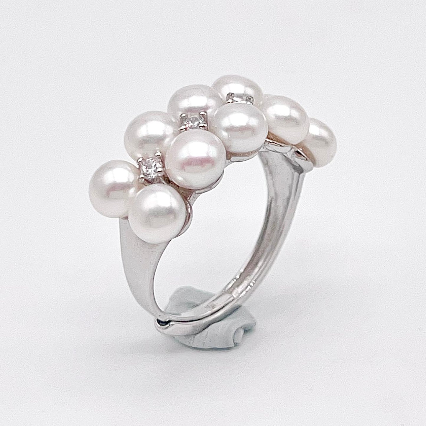 Antique Impression. Multi-pearl Ring & Earrings set in Silver 925. Star Cluster