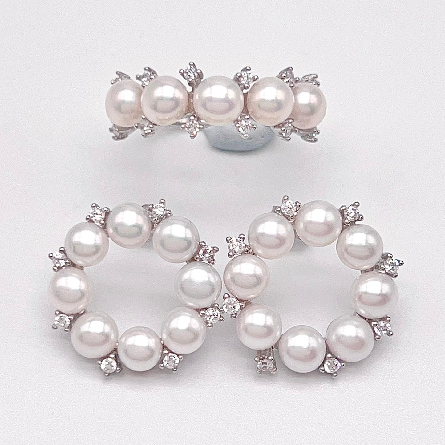 Antique Impression. Multi-pearl Ring and Earrings Set in Silver 925. Wreath