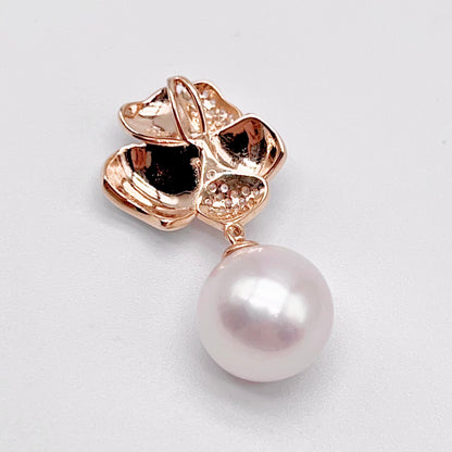 Contemporary Cocktail. Top Quality Pearl Earring and Necklace Set in Silver 925.  White Azalea