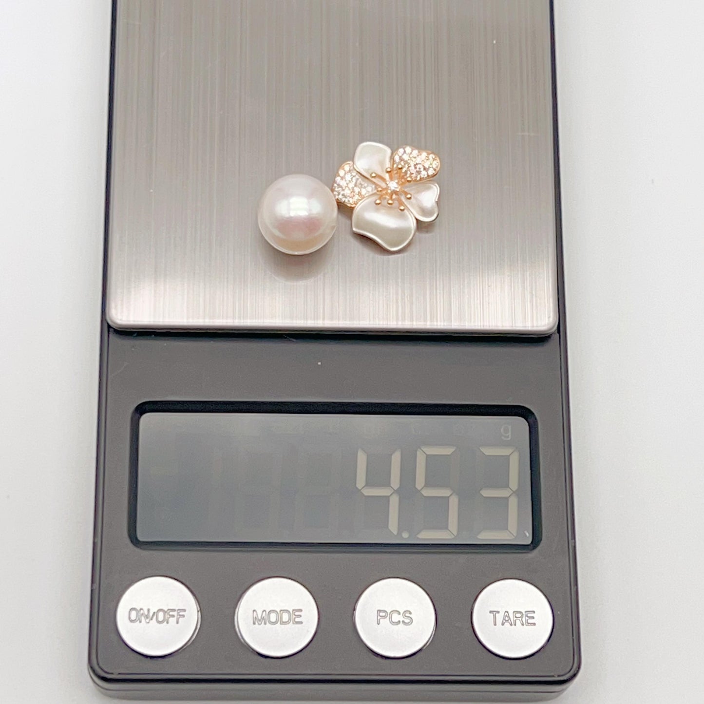 Contemporary Cocktail. Top Quality Pearl Earring and Necklace Set in Silver 925.  White Azalea