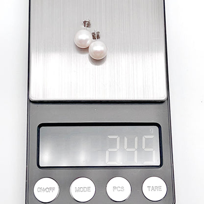 Top Quality Edison Pearl Earring and Pendant Set in 18K gold. White