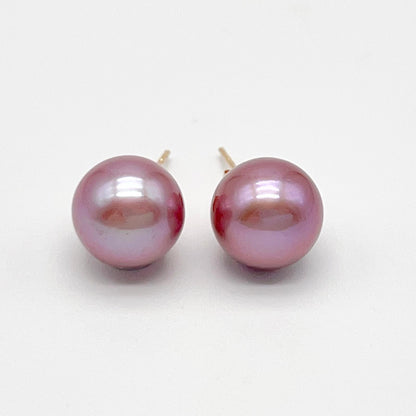 Classic. Top Quality Edison Pearl Earring and Pendant Set in 18K gold.Purple