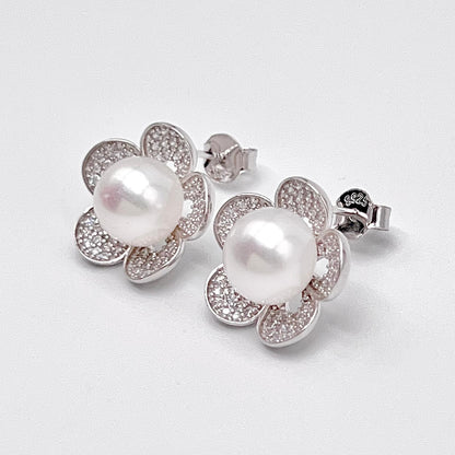 Modern Collection. Earring and Necklace of Pearl set in Silver 925. Azalea Set | White