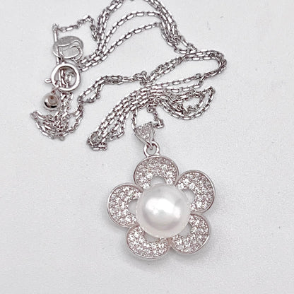 Modern Collection. Earring and Necklace of Pearl set in Silver 925. Azalea Set | White