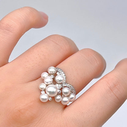 Retro Wind. Freshwater Pearl Earring and ring Set in silver 925. 5 pearl swing & crown ring