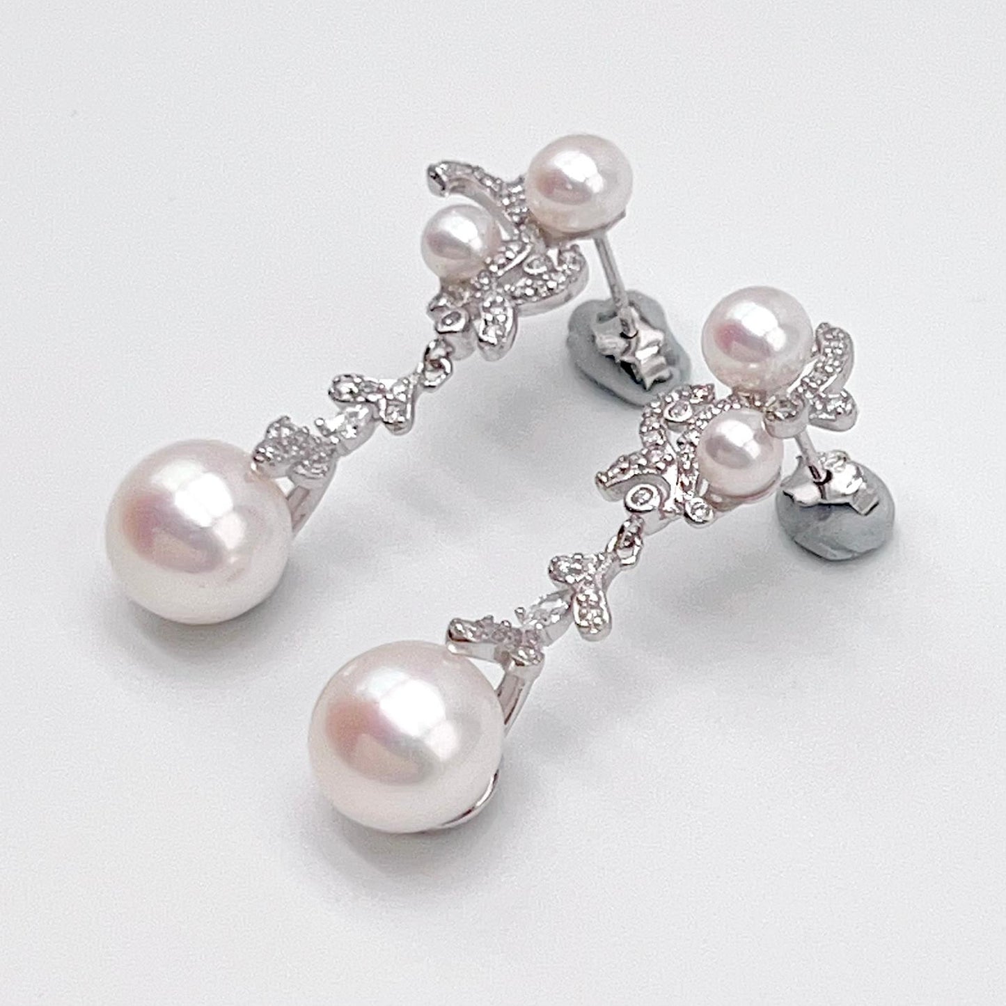 Retro Wind. Freshwater Pearl Earring and ring Set in silver 925. 3 pearl bud & mini crown ring