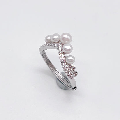 Retro Wind. Freshwater Pearl Earring and ring Set in silver 925. 3 pearl bud & mini crown ring