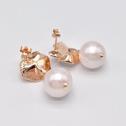 Retro Wind. Freshwater Pearl Earring and pendant Set in silver 925. Silver Flower