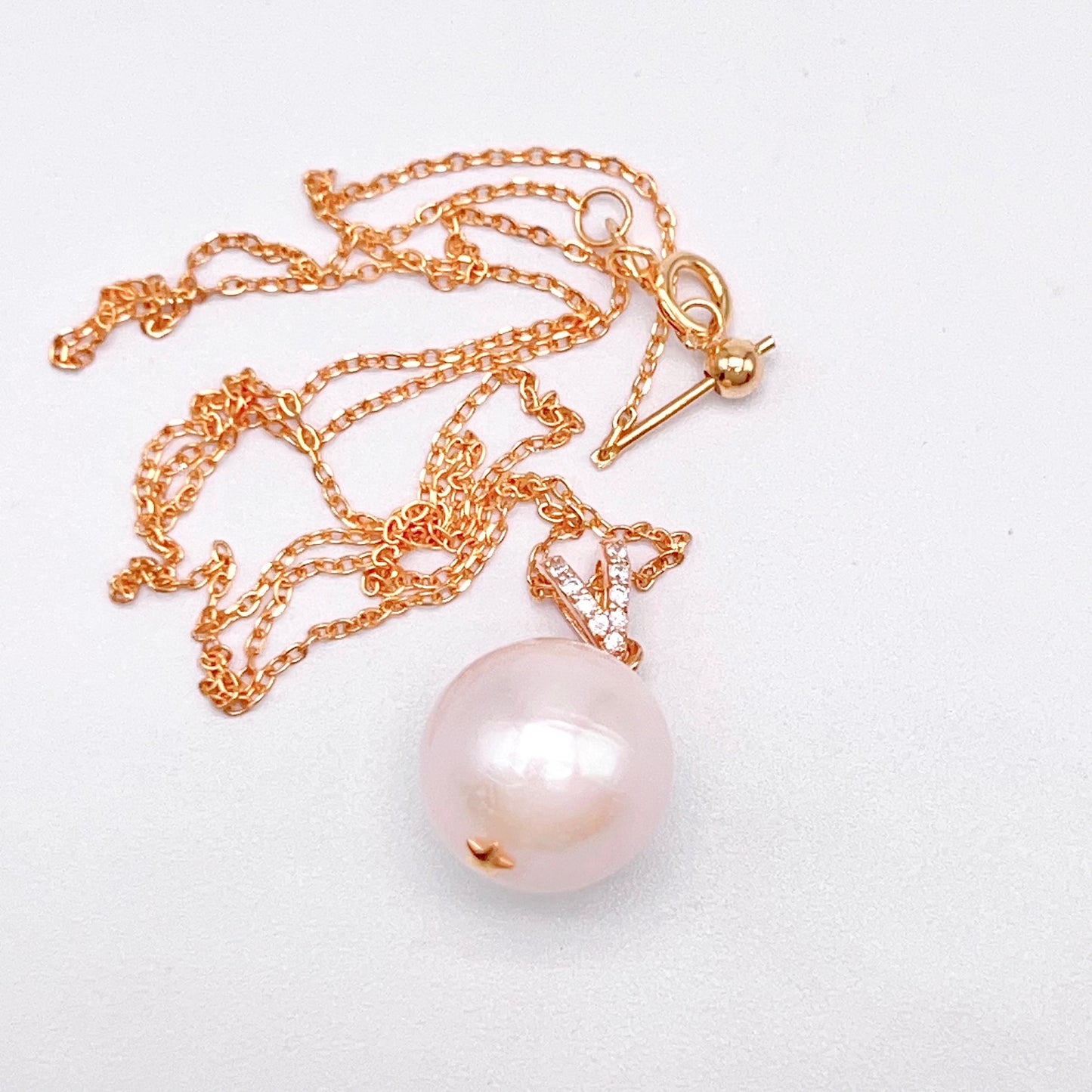 Retro Wind. Freshwater Pearl Earring and pendant Set in silver 925. Silver Flower