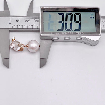 Retro Wind. Freshwater Pearl Earring and pendant Set in silver 925. Silver Flower