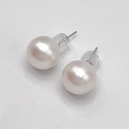 Classic. Top Quality Edison Pearl Earring and Pendant Set in PT900. White