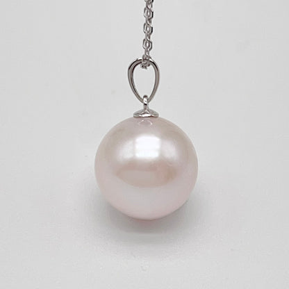 Classic. Top Quality Edison Pearl Earring and Pendant Set in PT900. White
