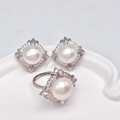 Retro Wind. Pearl Earring and Ring set in Silver 925. 4 Iris Frame