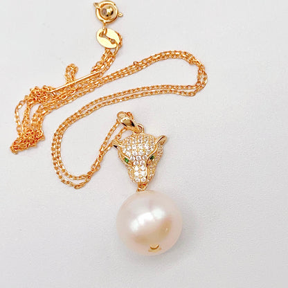 Retro Wind. Pearl Earring and Necklace in Silver 925. Leopard