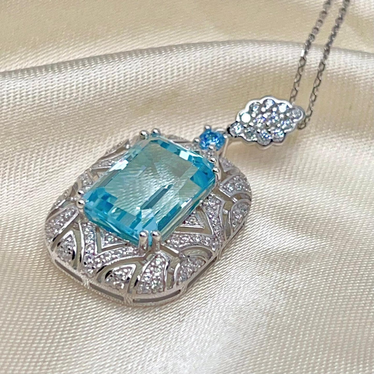 Topaz Rectangle Filigree Pendant Necklace Silver 925