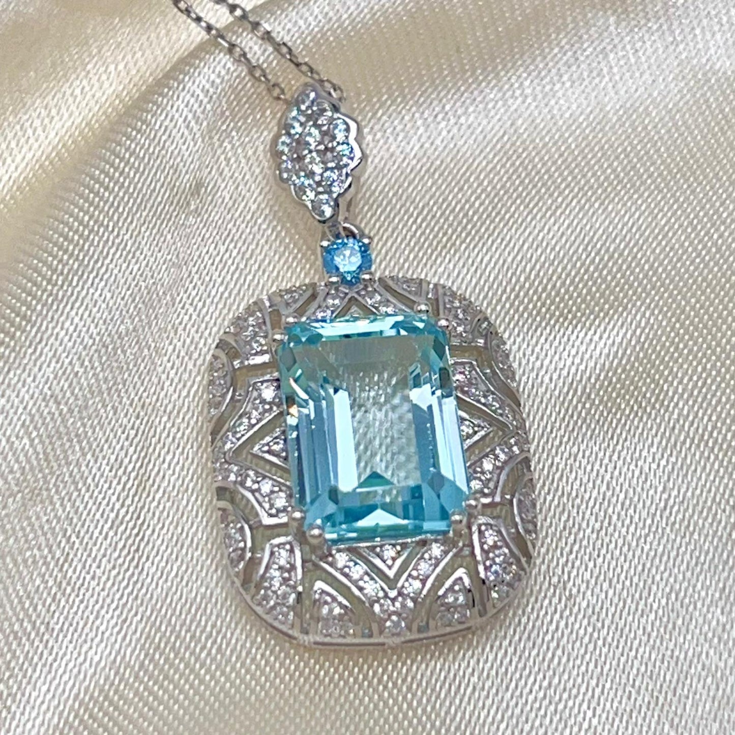 Topaz Rectangle Filigree Pendant Necklace Silver 925
