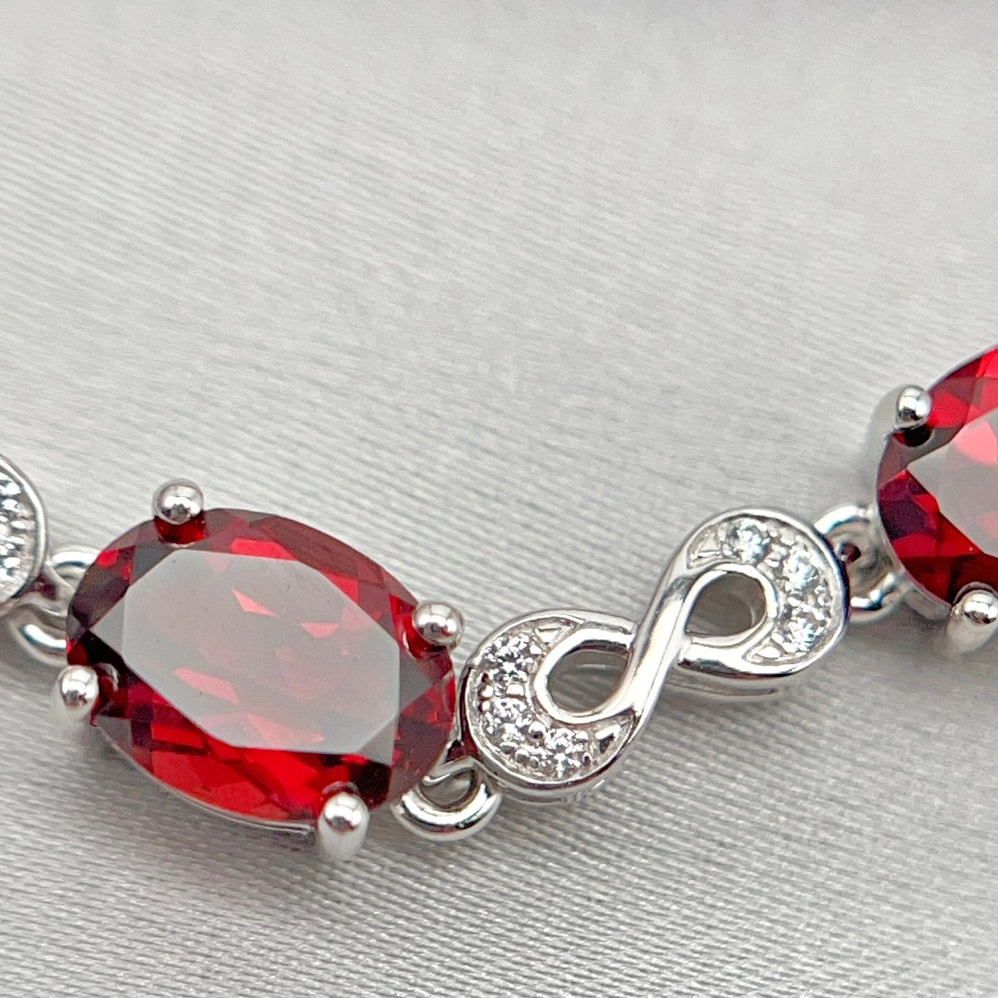 Oval Garnet Infinity Link Bracelet Silver 925