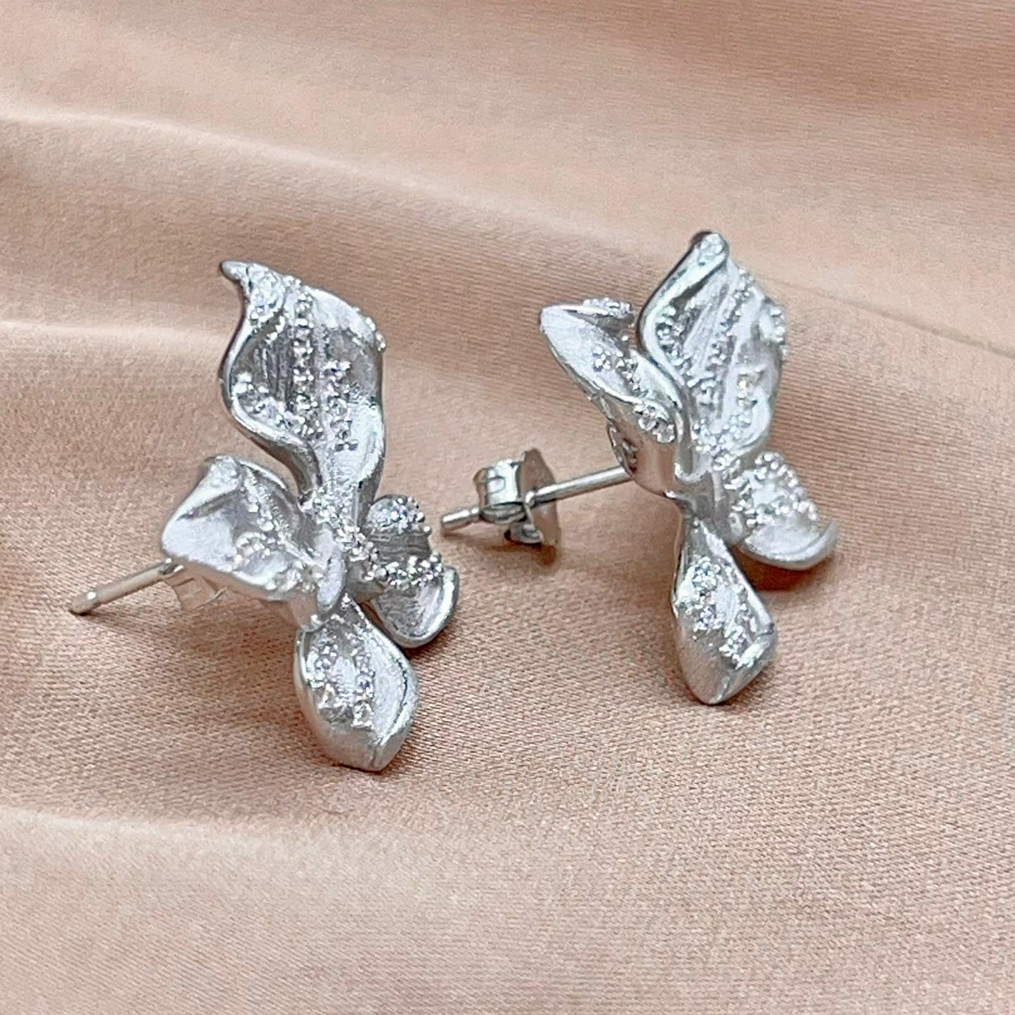 Sparkling Pavé Butterfly Stud and Ring Set in Silver 925