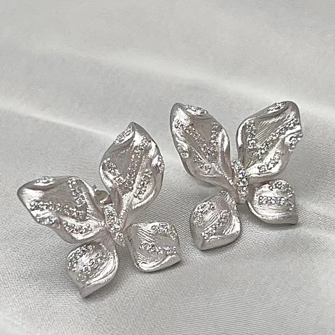 Sparkling Pavé Butterfly Stud and Ring Set in Silver 925