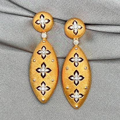 Matte Gold Quatrefoil Drops 925