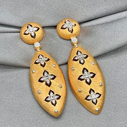 Matte Gold Quatrefoil Drops 925