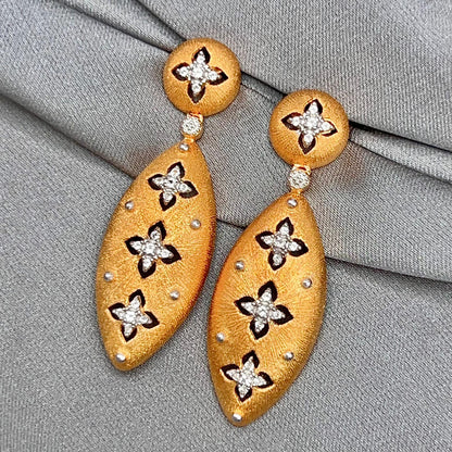 Matte Gold Quatrefoil Drops 925