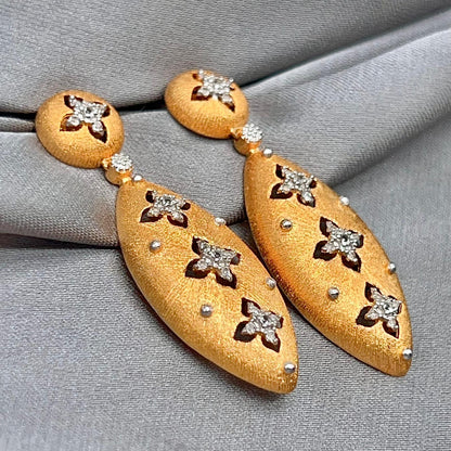 Matte Gold Quatrefoil Drops 925