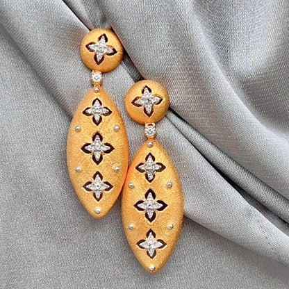 Matte Gold Quatrefoil Drops 925