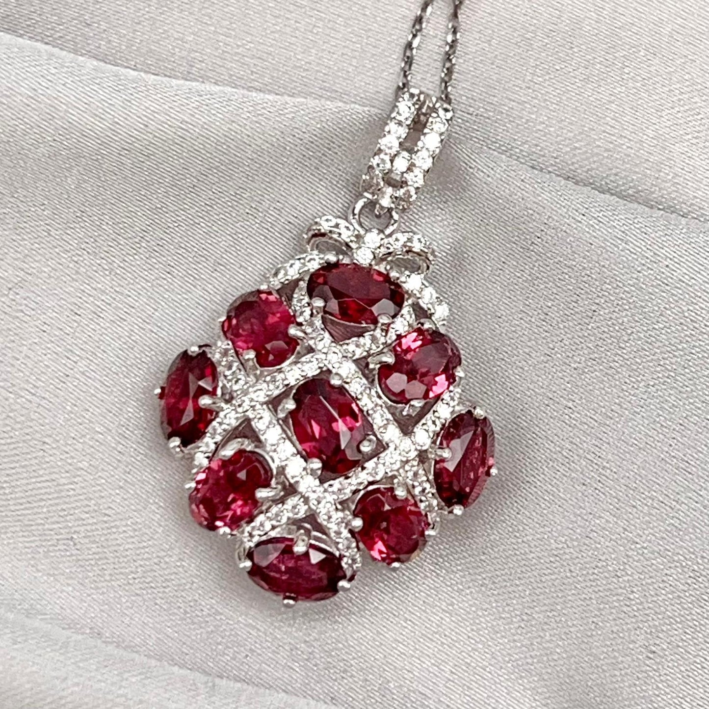 Diamond-Shape Lattice Pendant Necklace Silver 925