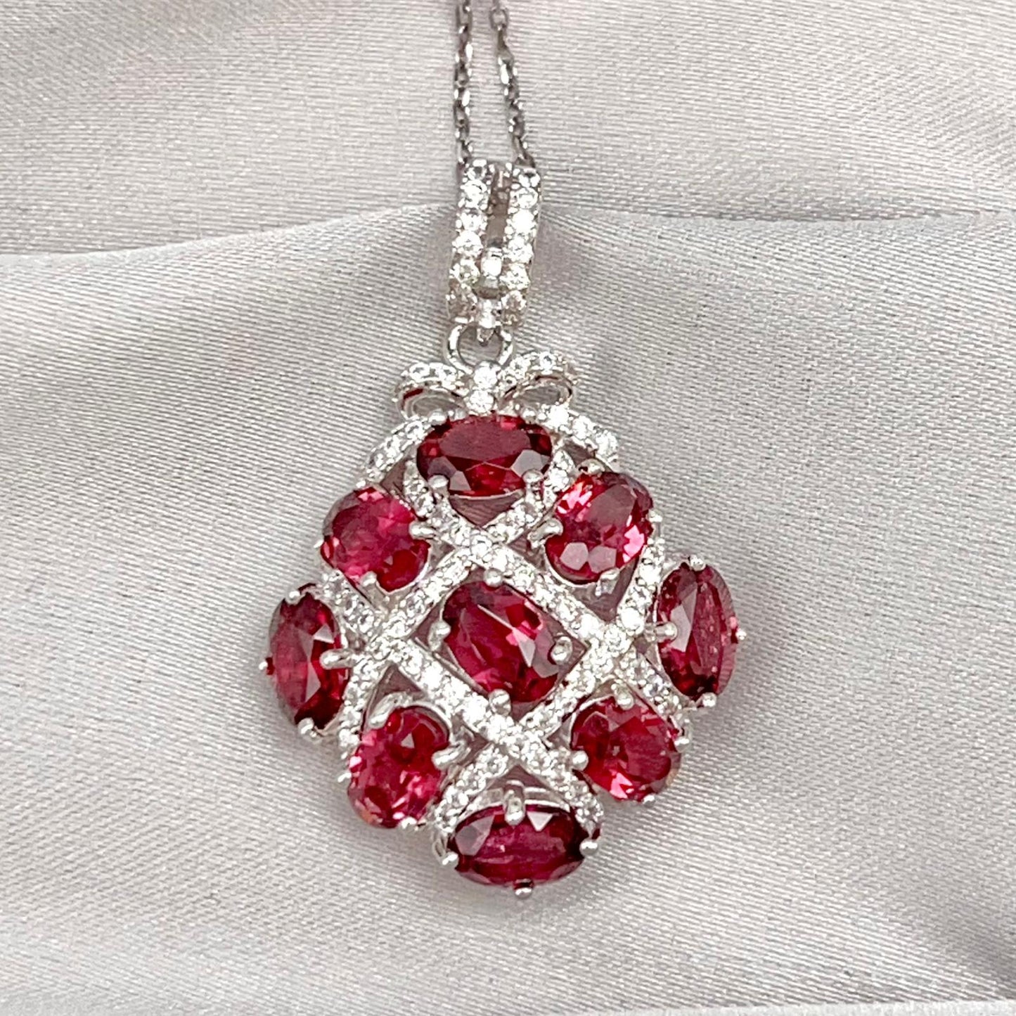 Diamond-Shape Lattice Pendant Necklace Silver 925