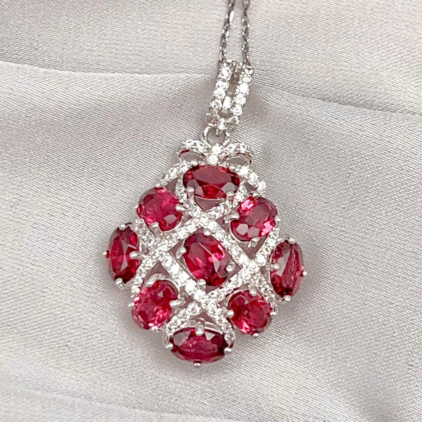 Diamond-Shape Lattice Pendant Necklace Silver 925