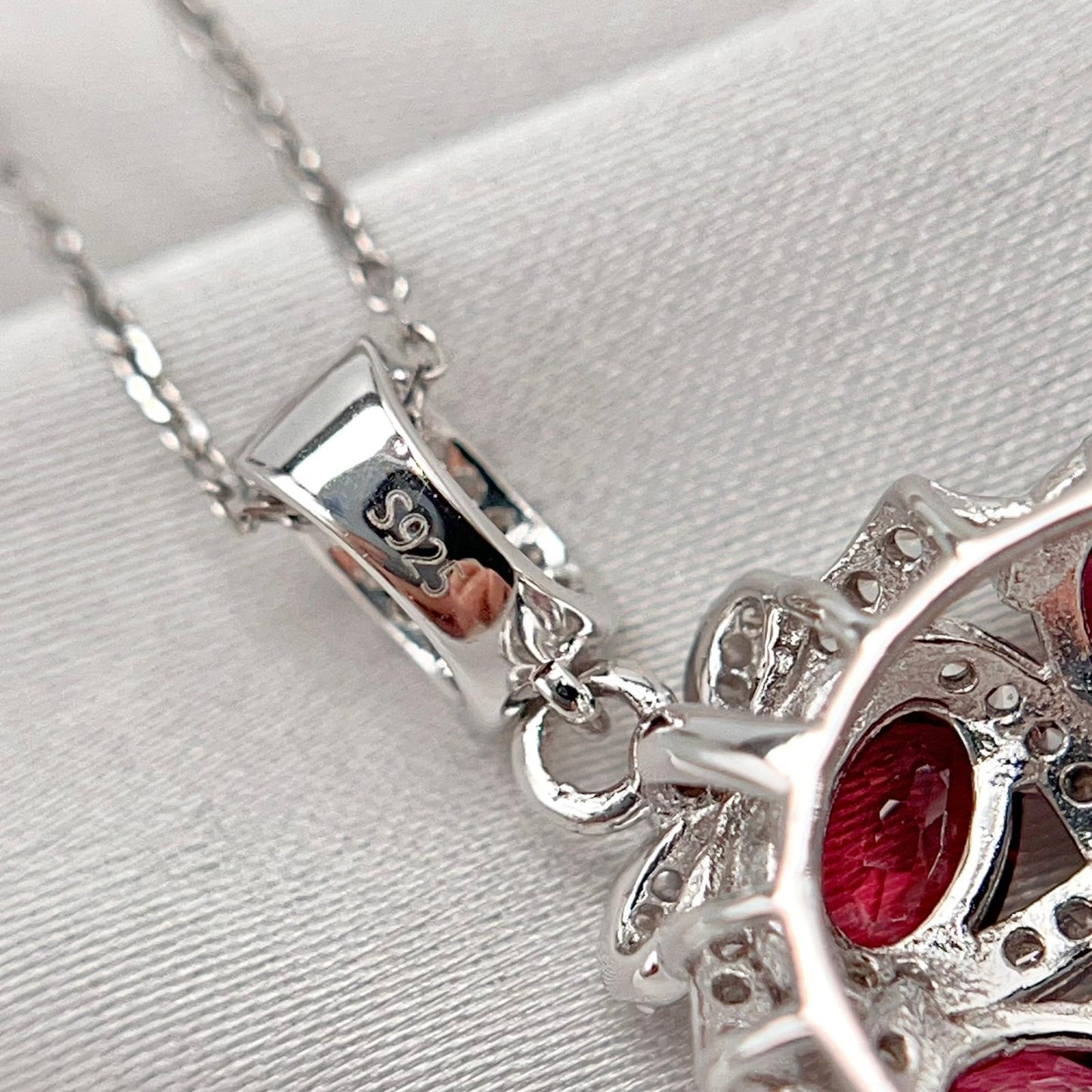 Diamond-Shape Lattice Pendant Necklace Silver 925