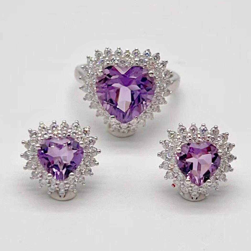 Contemporary Cocktail . Earring and Ring in heart shape of Amethyst in Silver 925