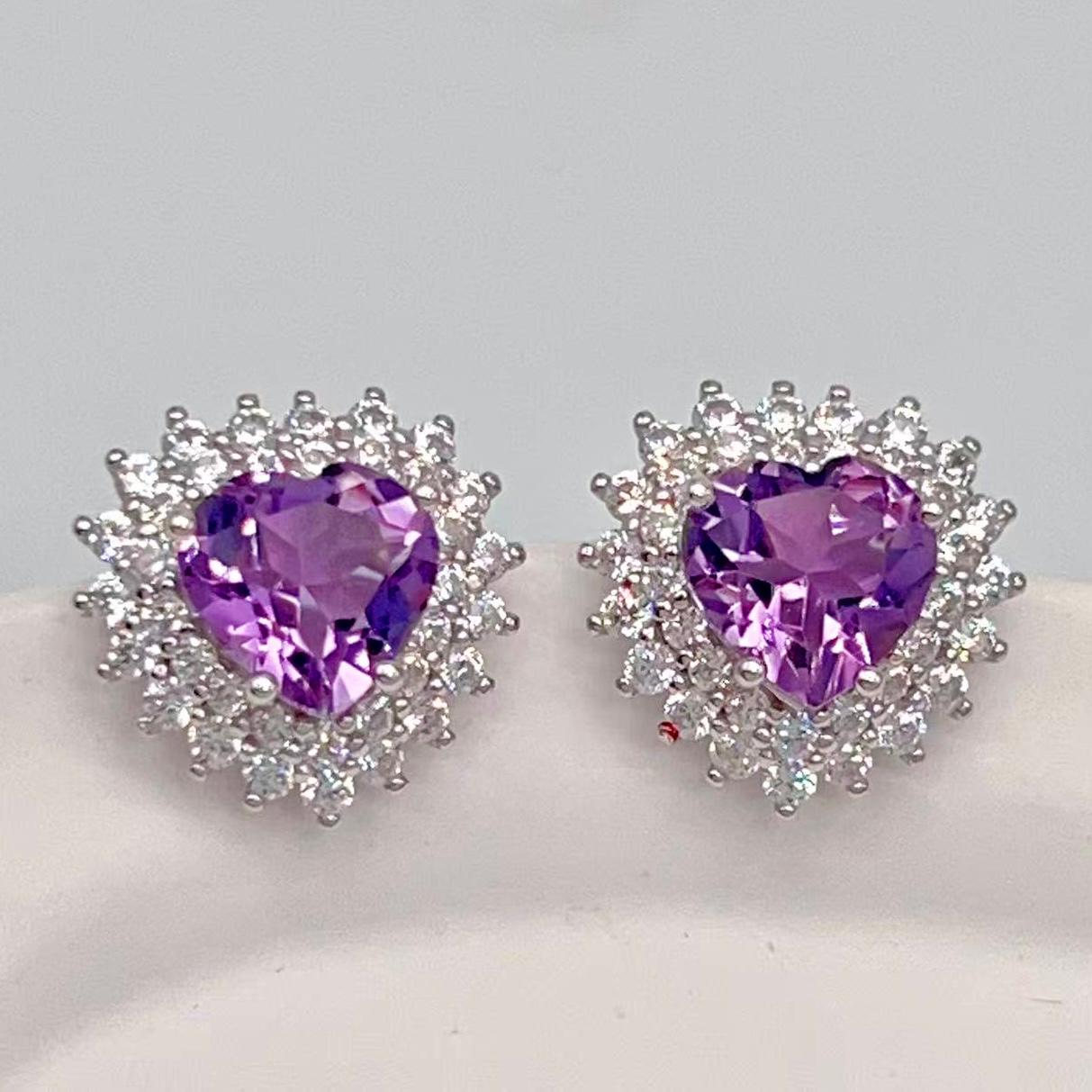 Contemporary Cocktail . Earring and Ring in heart shape of Amethyst in Silver 925