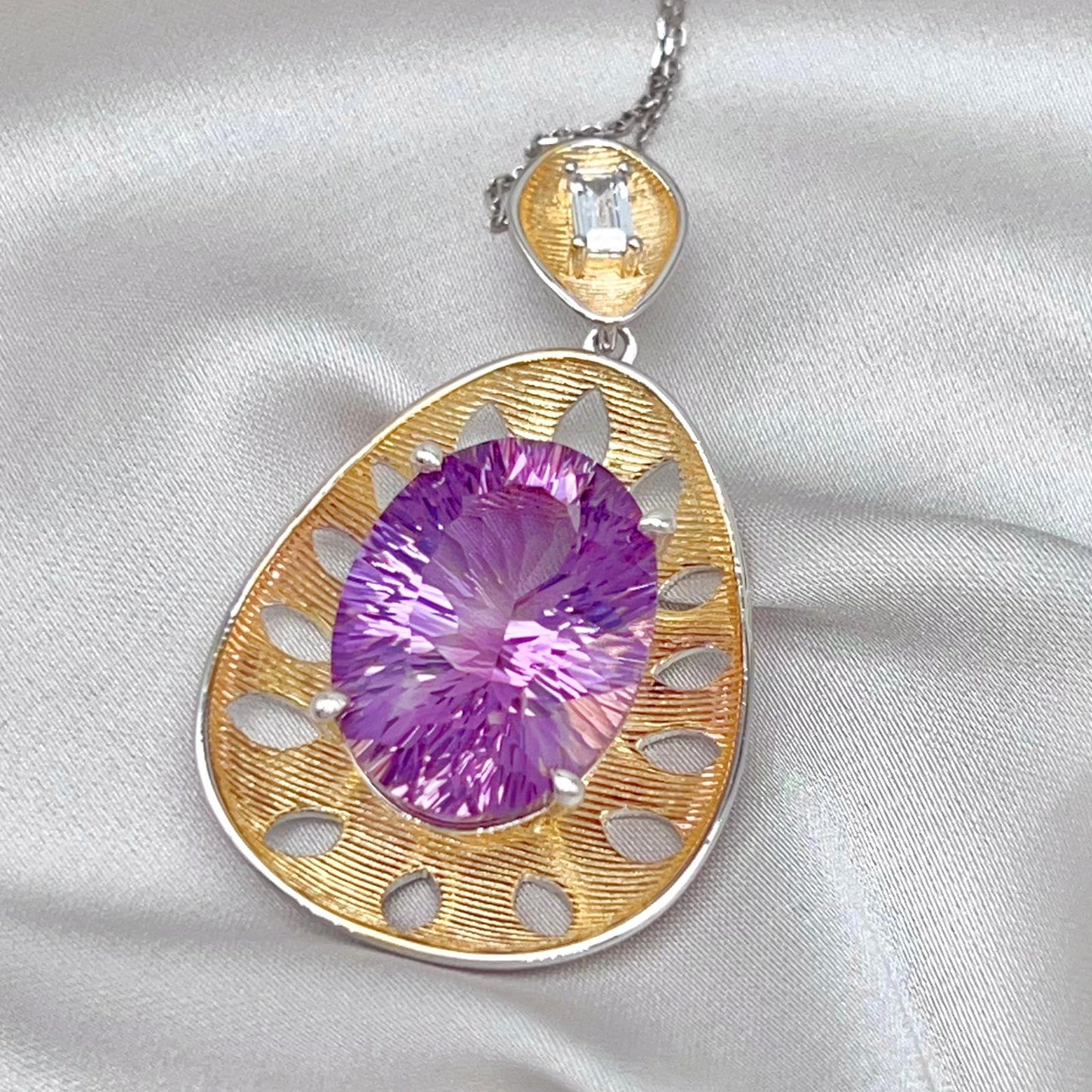 Contemporary Cocktail. Necklace in Amethyst in Oval Shape in Silver 925