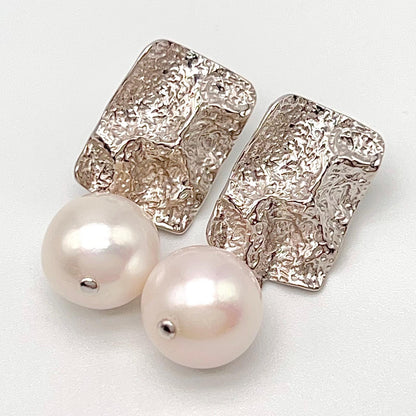 Retro Wind. Edison Pearl Earring in Silver 925. White . Rectangle Dangle