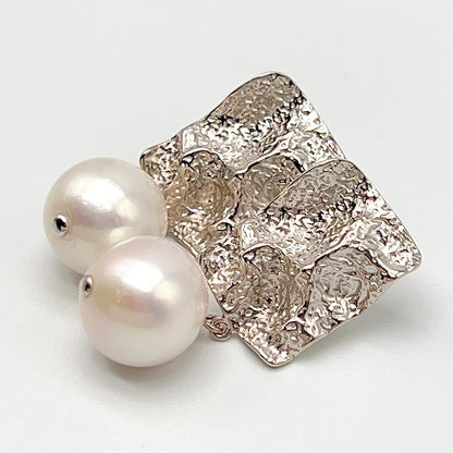 Retro Wind. Edison Pearl Earring in Silver 925. White . Rectangle Dangle