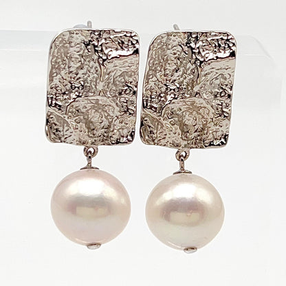 Retro Wind. Edison Pearl Earring in Silver 925. White . Rectangle Dangle