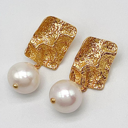 Retro Wind. Edison Pearl Earring in Silver 925. White . Rectangle Dangle