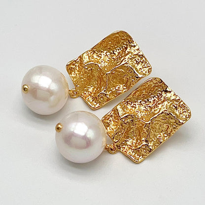 Retro Wind. Edison Pearl Earring in Silver 925. White . Rectangle Dangle