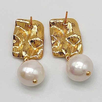 Retro Wind. Edison Pearl Earring in Silver 925. White . Rectangle Dangle