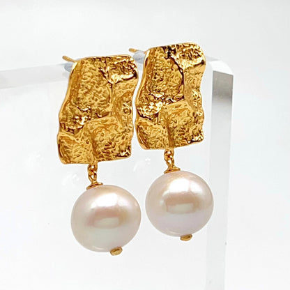 Retro Wind. Edison Pearl Earring in Silver 925. White . Rectangle Dangle