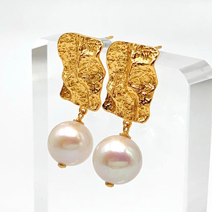 Retro Wind. Edison Pearl Earring in Silver 925. White . Rectangle Dangle
