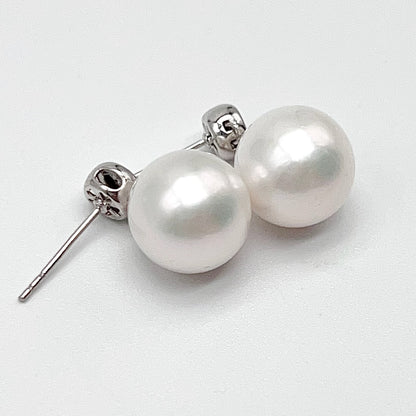 Classic. Edison Pearl Earring Stud With Diamond . Bubble Pop