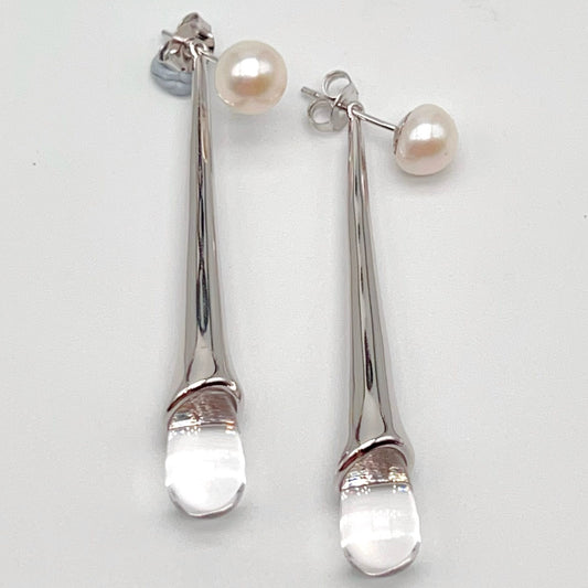 Minimalism . Long Drop Earring of Natural Quartz & Pearl in Silver 925