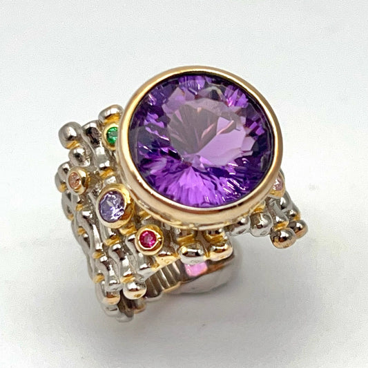 Retro Wind. Ring of Amethyst in Round Shape in Silver 925 . Colorful Dew Drop