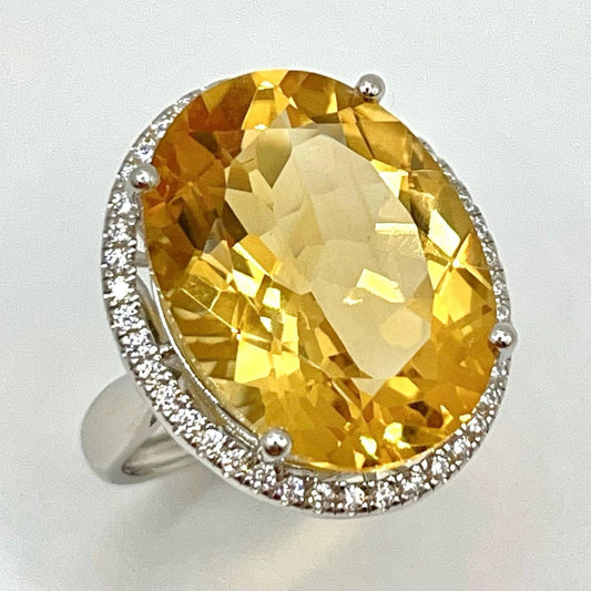 Ring of citrine in silver 925