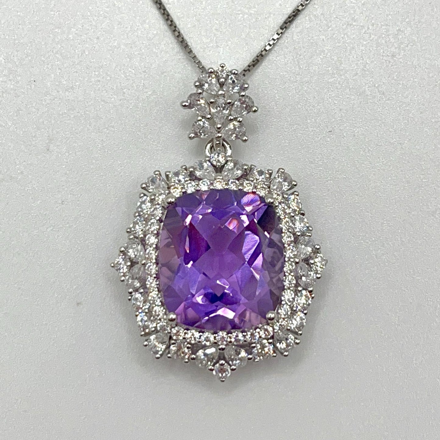 Pendant and ring in silver with amethyst