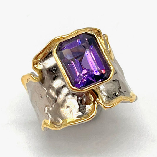 Retro Wind. Amethyst Ring in Silver 925. Golden Lining